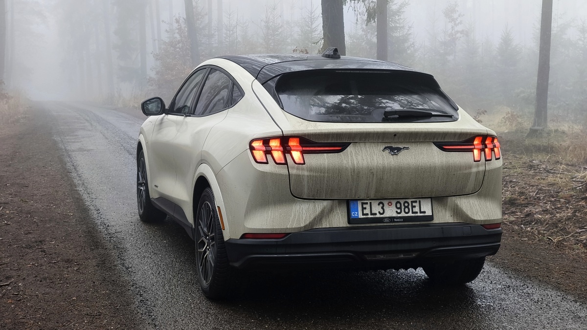 ford-mustang-mach-e-2026-test-15
