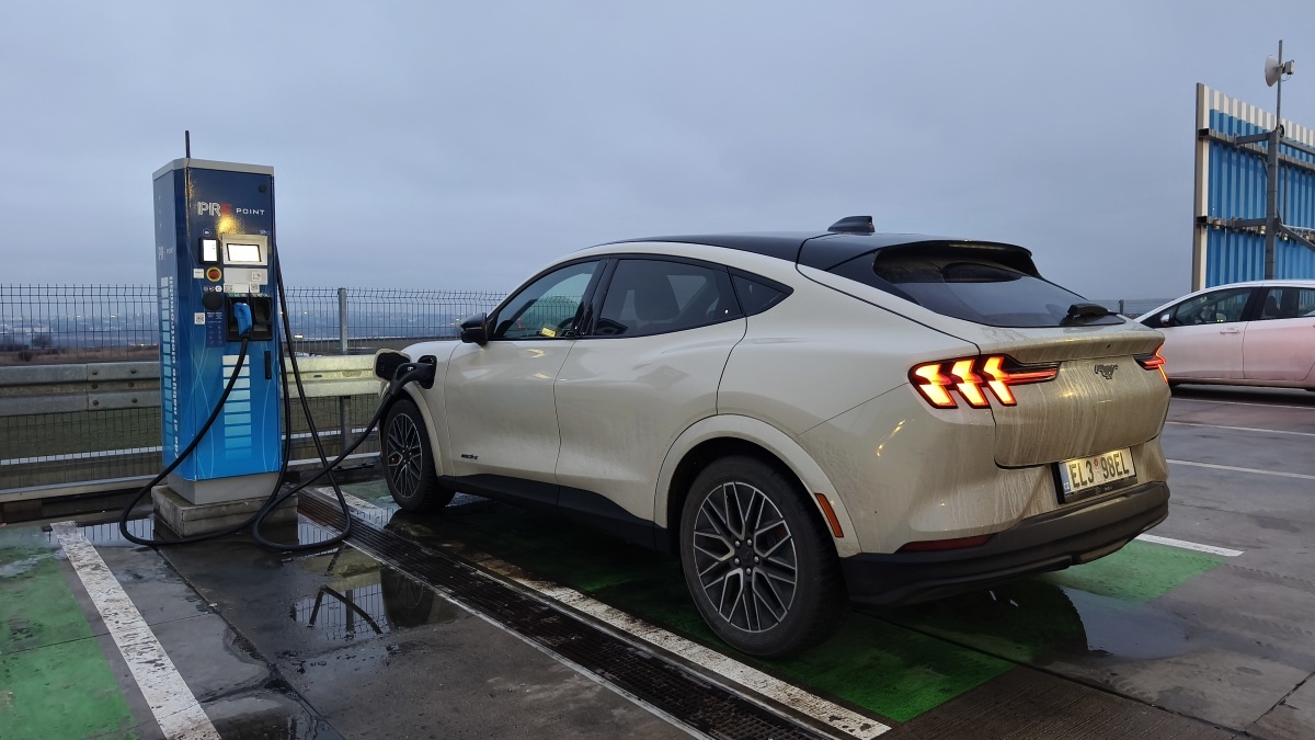 ford-mustang-mach-e-2026-test-2