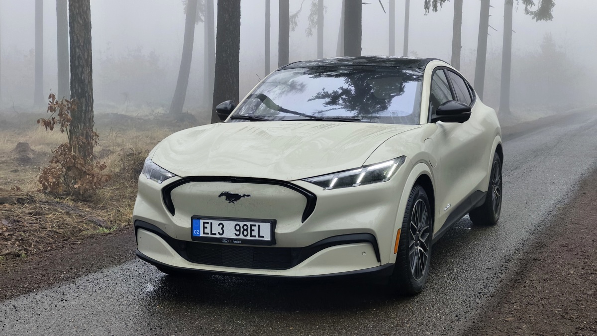 ford-mustang-mach-e-2026-test-4