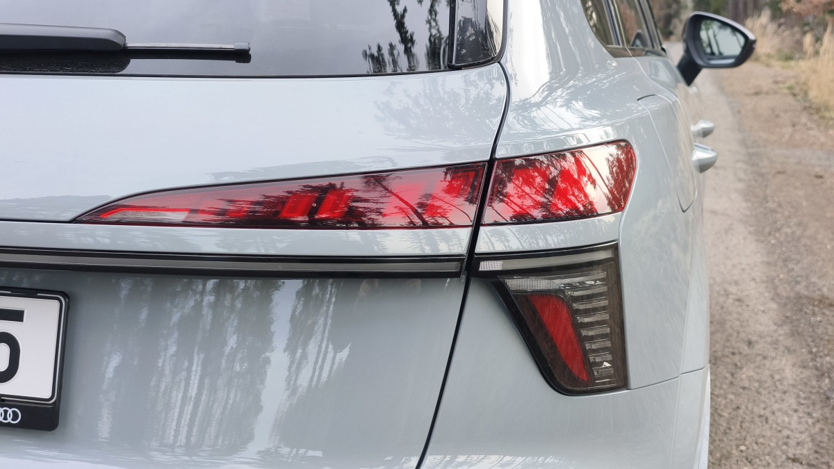 audi-q3-suv-test-2026-13