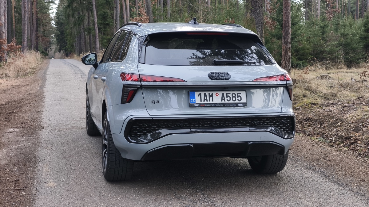 audi-q3-suv-test-2026-9