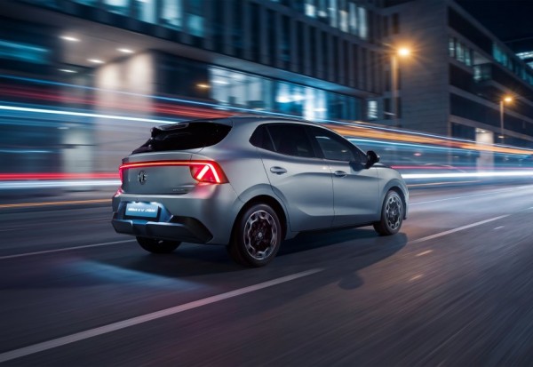 night-dynamic-lhd