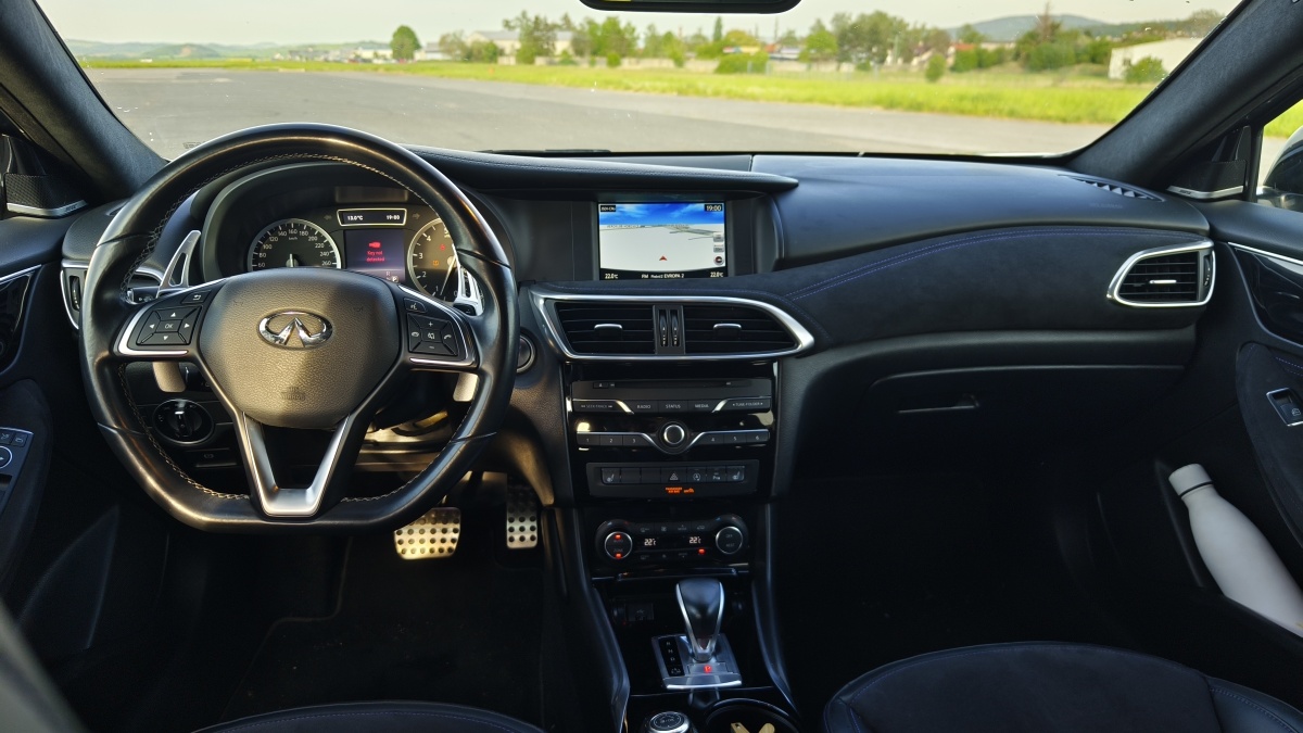 infiniti-q30-30