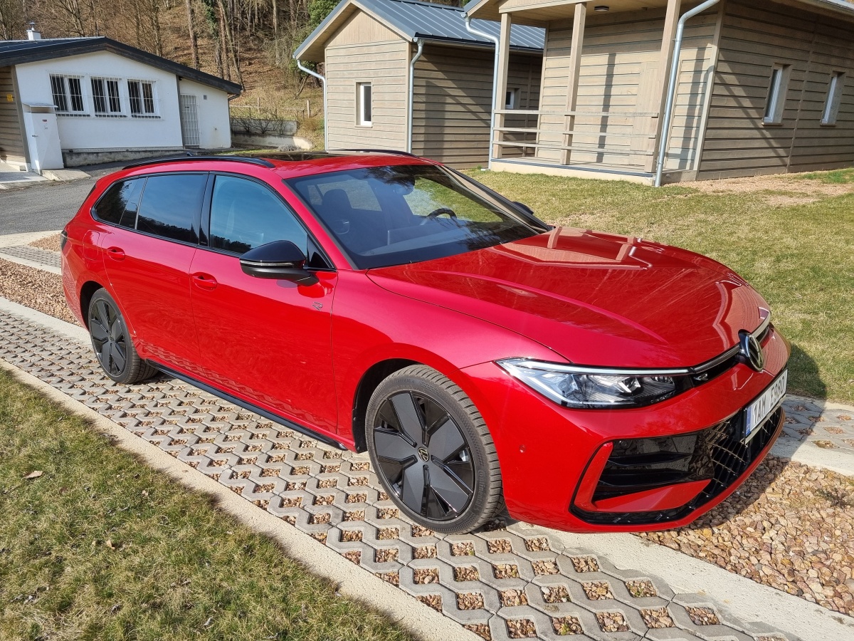 volkswagen-passat-variant-2026-test-2