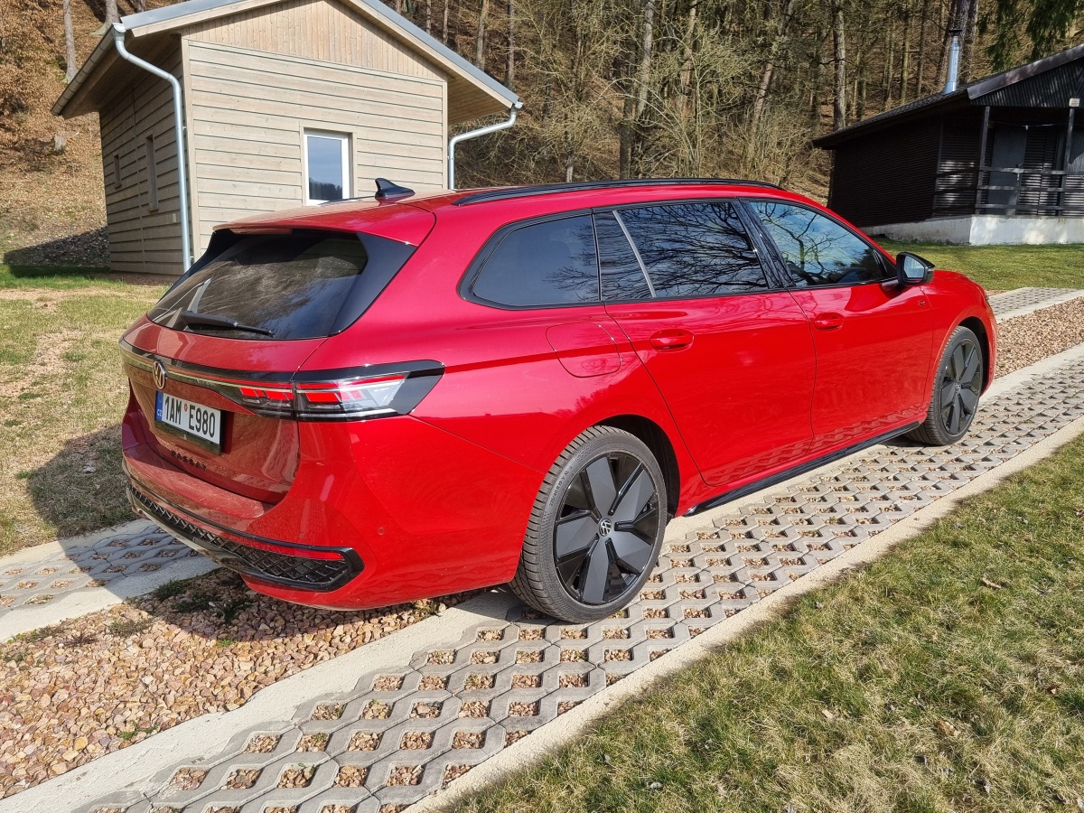 volkswagen-passat-variant-2026-test-4