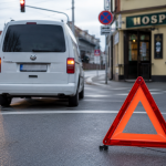 Auto se mu rozbilo v křižovatce, tak odešel do hospody. Jenže tím problémy neskončily