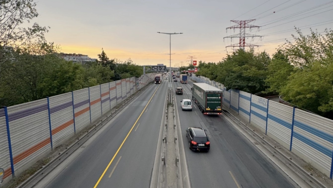Dopravní peklo začíná. Kbelské ulici se raději vyhněte, kolony budou až na dálnici