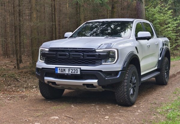 ford-ranger-raptor-2026-10
