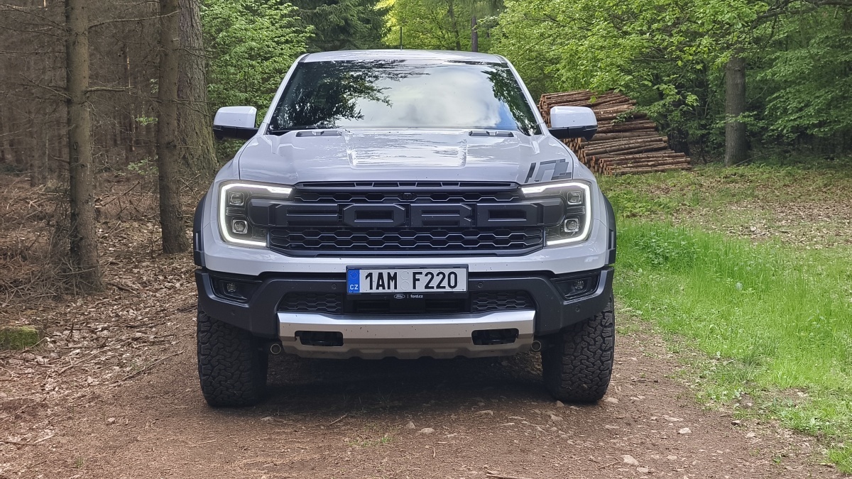 ford-ranger-raptor-2026-13