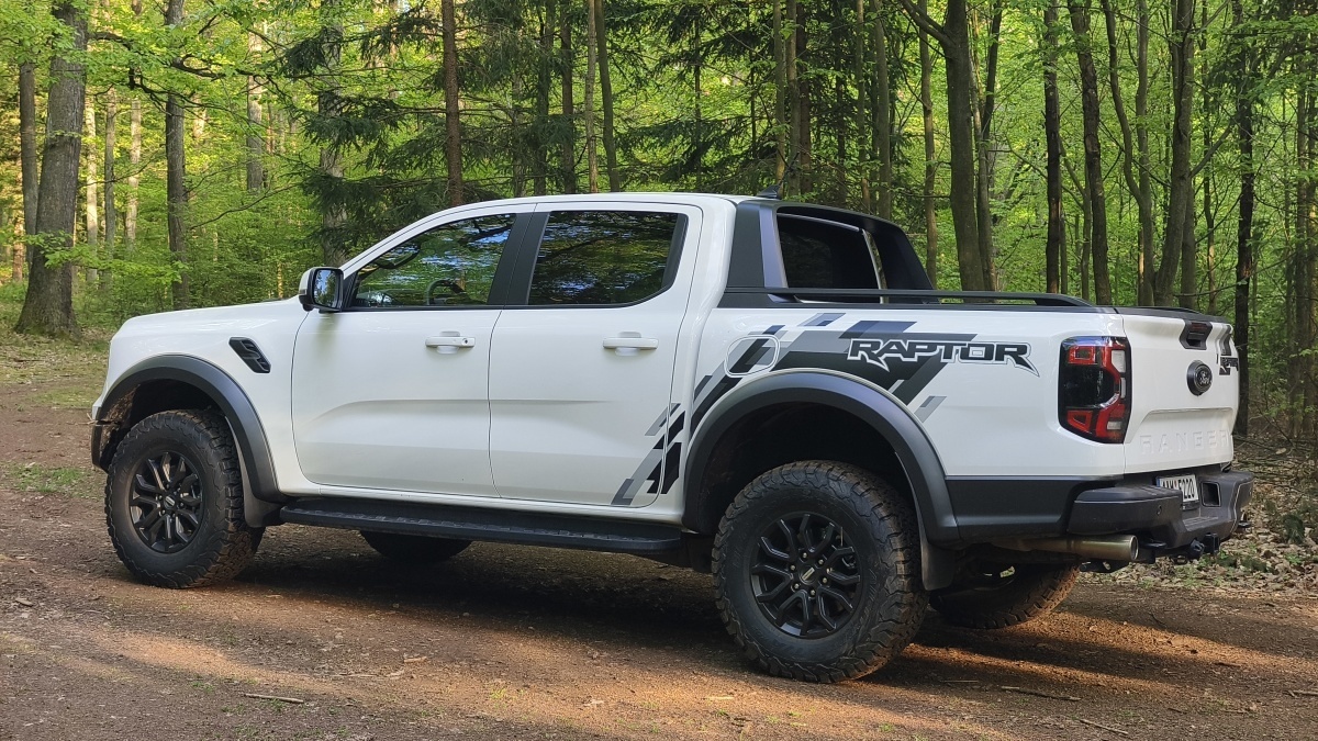 ford-ranger-raptor-2026-40