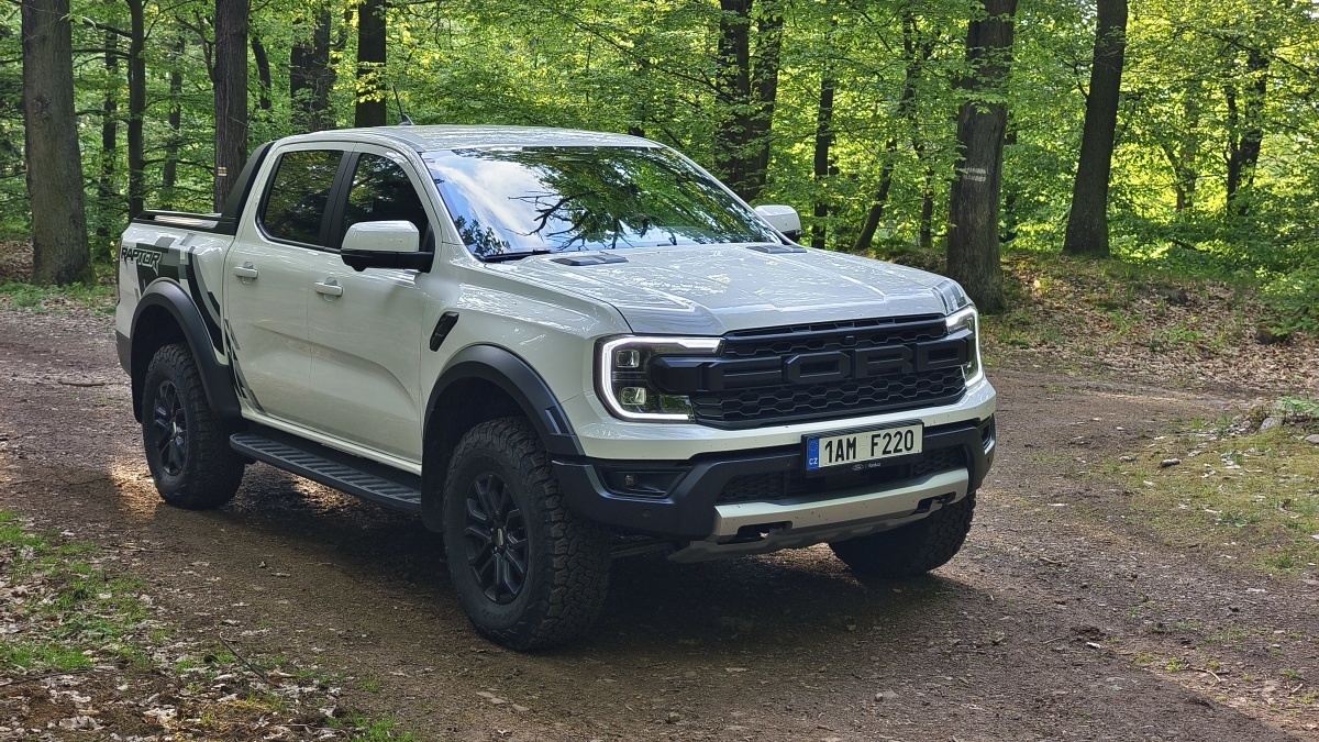 ford-ranger-raptor-2026-41