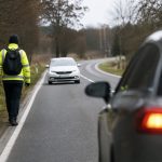 Řidiči dělají při objíždění chodců zásadní chybu. Následky mohou být tragické