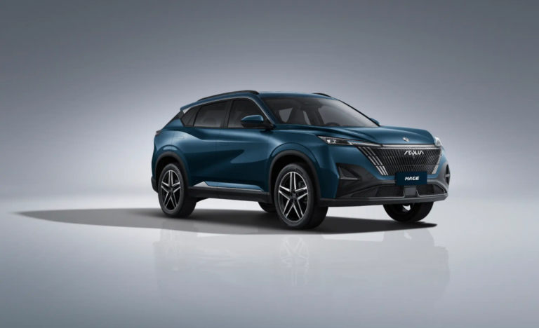 Češi vzali levné SUV útokem. Dongfeng reaguje plug in hybridem a větším modelem