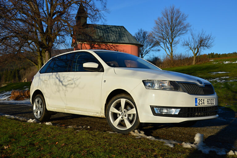 Levnější než Octavia, prostornější než Fabia. Na tuhle ojetou Škodu se neprávem zapomnělo