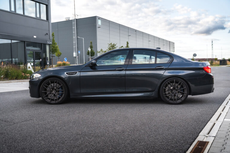Ojeté BMW M5 F10 dnes vypadá jako životní koupě. Jeden problém z něj ale udělá bezednou kasičku