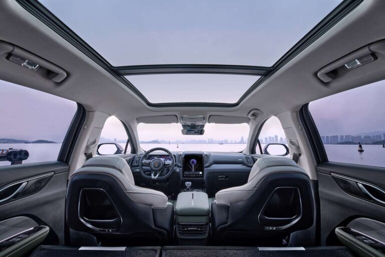 Velké SUV srazilo cenu na 749 900 Kč. Nabízí výbavu dražších aut a záruku na 210 000 km