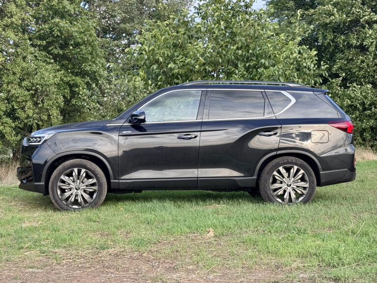 Poctivé a dostupné SUV za cenu běžného crossoveru. Má diesel, obří kufr a utáhne 3,5 tuny