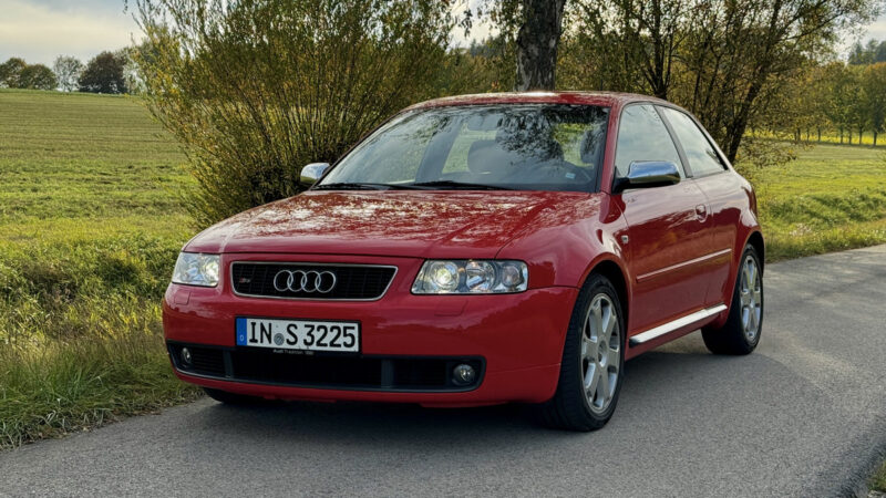 Tři ostrá Audi, tři různé světy. Usedli jsme do první S3 i současného RS 3 se 400 koňmi