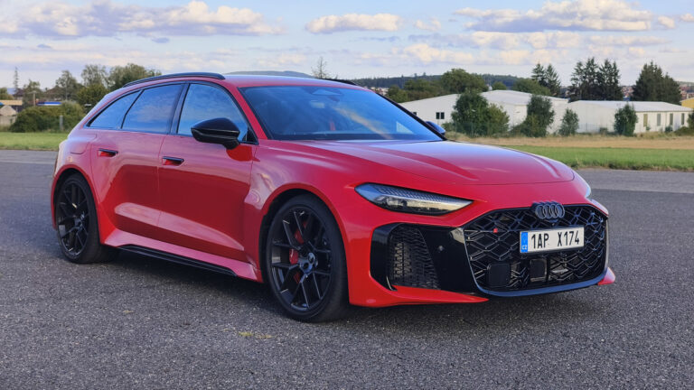 Rodinné kombi, které se utrhlo ze řetězu. Audi RS5 má 639 koní, ale největší překvapení nečeká pod kapotou
