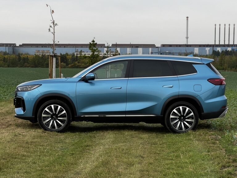 Levnější než Škoda Kodiaq, přitom s výbavou luxusního SUV. Chery Tiggo 8 v testu překvapilo