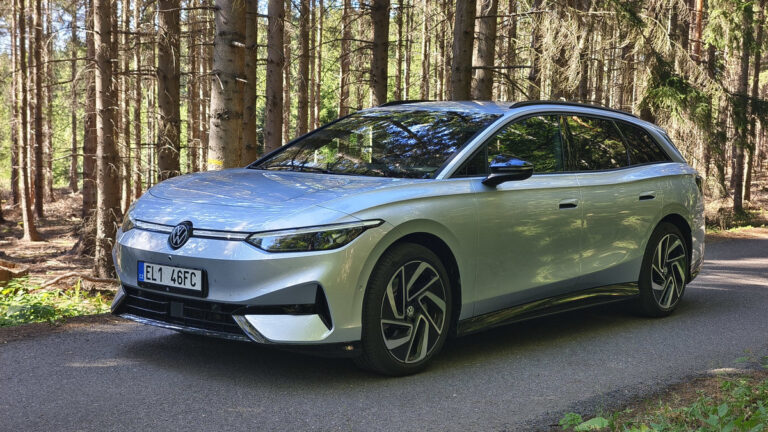 Na tomhle Volkswagenu se chyby hledají těžko. ID.7 Tourer Pro S míří mezi elitu