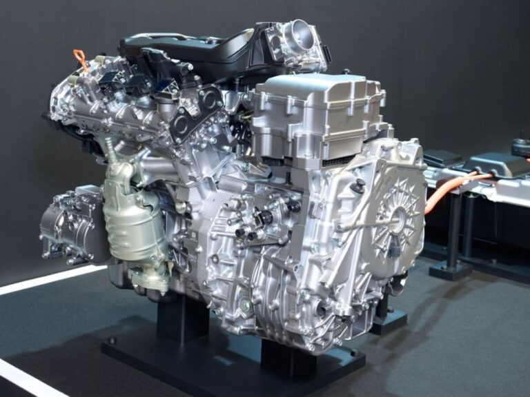 Honda chystá superúsporný hybrid. Spotřebu chce srazit o dalších 10 %, radost z jízdy zůstane
