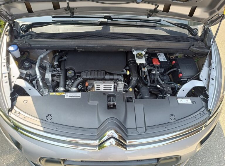 Motor selhal už po 30 000 km. Součástka za 490 korun způsobila pohromu